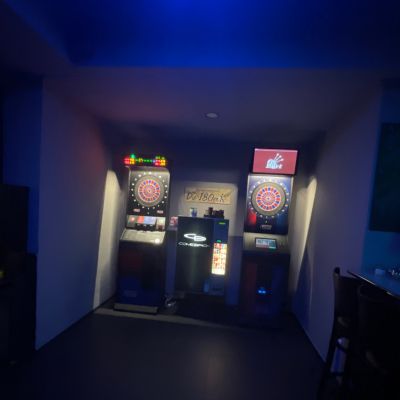 Professionelle Dartscheibe mit präzisen Treffern